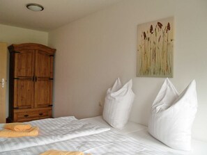 1 bedroom, WiFi, bed sheets, wheelchair access