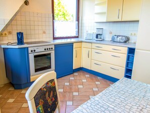 Unclassified image, 5 of 11, button - Dach-Ferienwohnung - Holiday apartments in Patzig auf Rügen (Patzig)