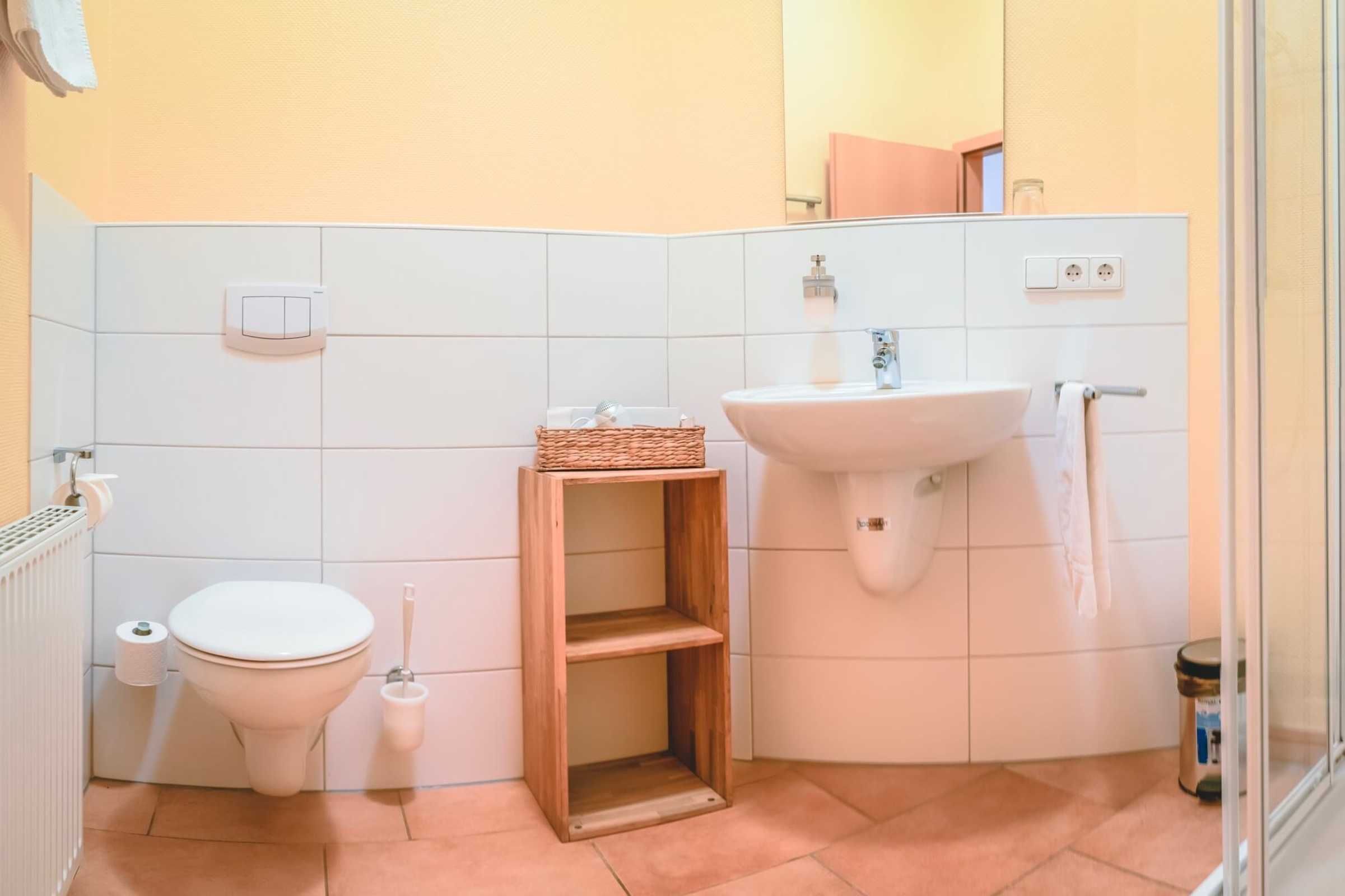 Dusche, Haartrockner, Handtücher