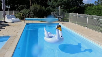 Piscine extérieure, piscine chauffée