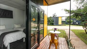 Habitación con 2 camas individuales | Minibar, escritorio, ropa de cama