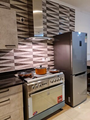 Fridge, microwave, oven, stovetop