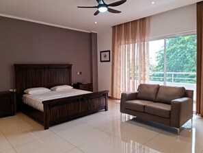 1 bedroom, iron/ironing board, travel cot, WiFi