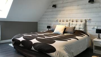 5 bedrooms, iron/ironing board, travel cot, free WiFi