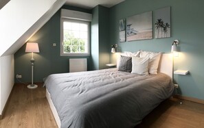 5 bedrooms, iron/ironing board, travel crib, free WiFi