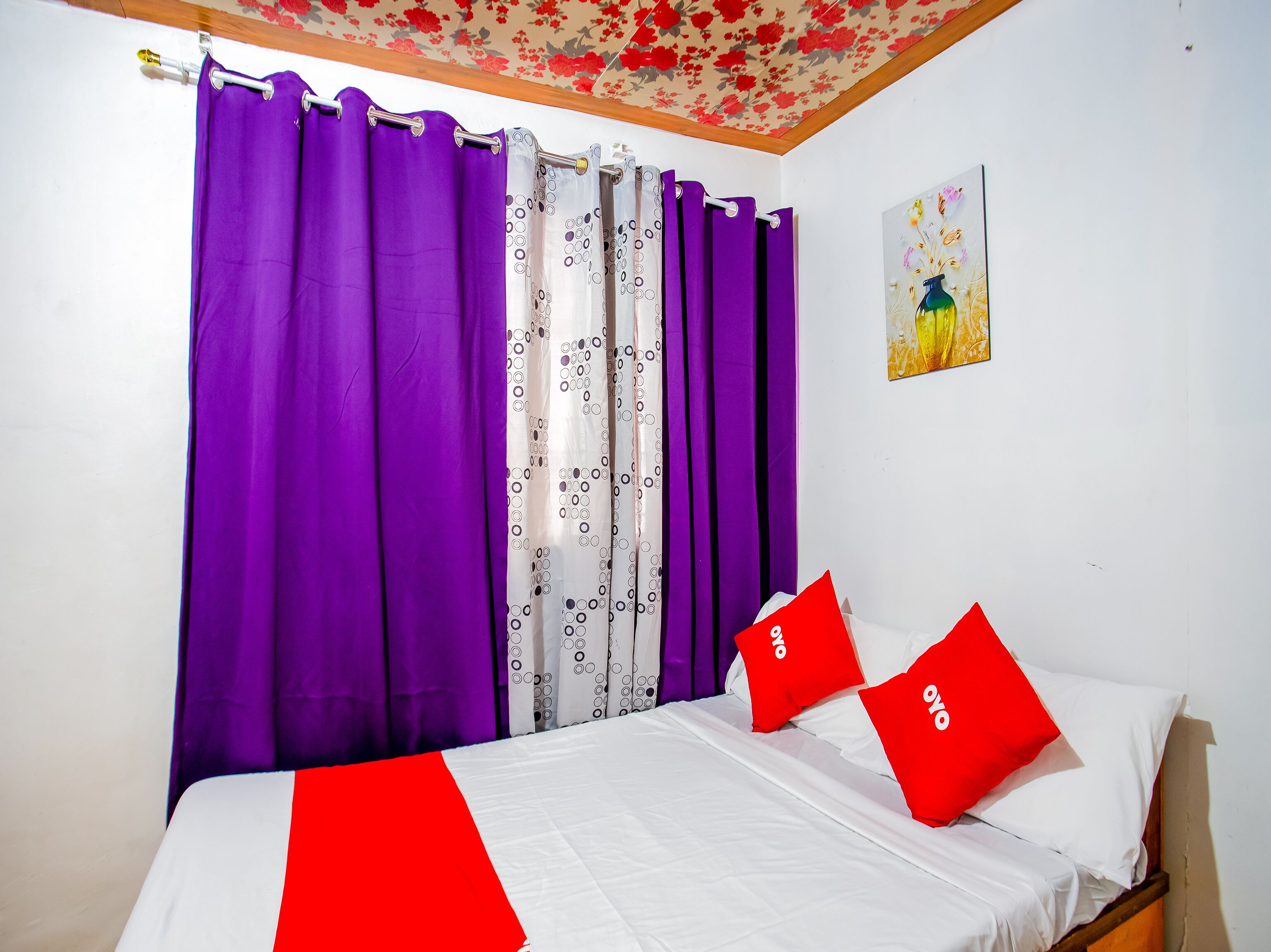 Free WiFi, bed sheets