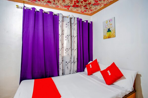 Standard Double Room | Free WiFi, bed sheets