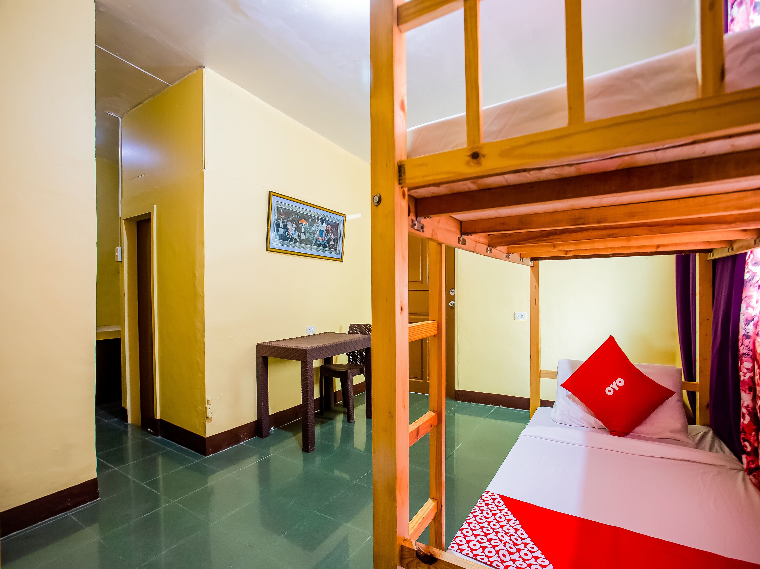 Free WiFi, bed sheets