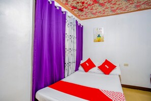 Standard Double Room | Free WiFi, bed sheets