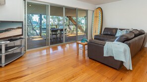 TV - Nor Easter - Ocean views across Boomerang Beach (Boomerang Beach)