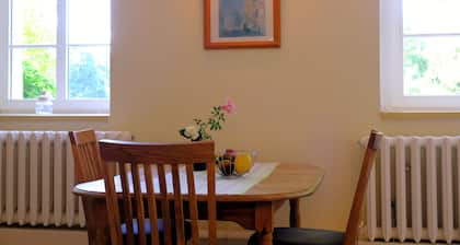 1-room holiday apartment 35 m�� Tiefpaterre - Castle Zinzow