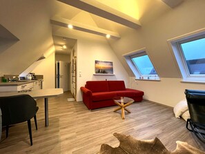 Unclassified image, 3 of 13, button