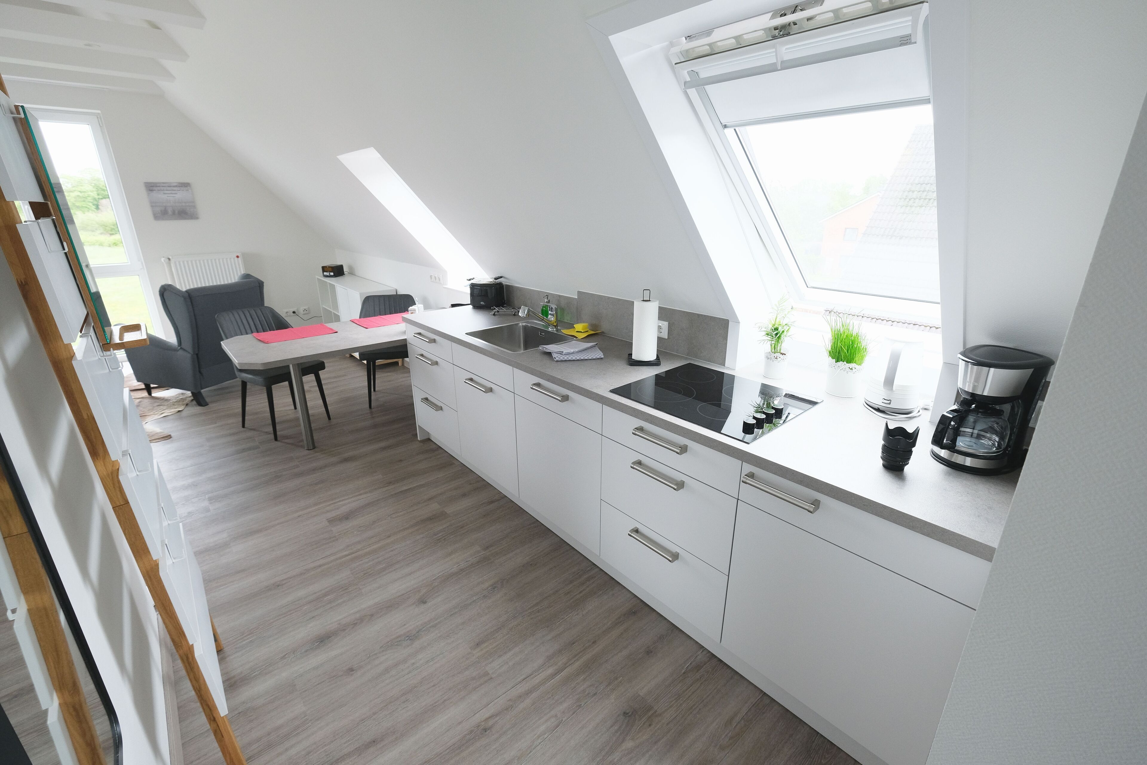 Fridge, dishwasher, coffee/tea maker, electric kettle