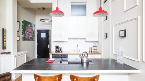 Dishwasher - Plum Guide - The Azure Box (Brooklyn)