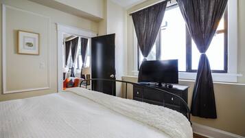 2 bedrooms, iron/ironing board