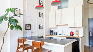 Microwave, dishwasher