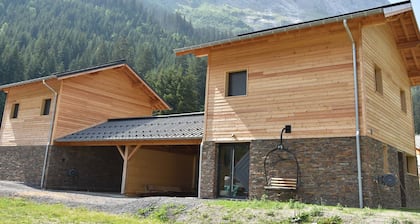 4-Room Chalet - Near Center - 8 Guests
