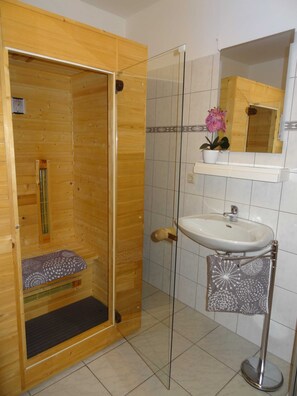 تجهيزات دش، مجففات شعر، ورق حمّام