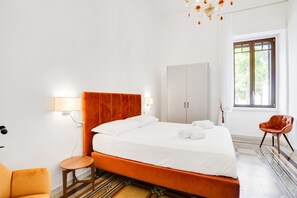 3 chambres, fer et planche à repasser, Wi-Fi, draps fournis