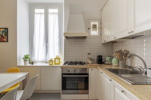 Oven, stovetop