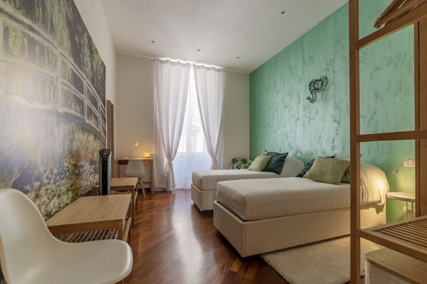 4 camere, ferro/asse da stiro, Wi-Fi