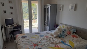 2 soverom, strykejern/-brett, wi-fi (inkludert) og sengetøy