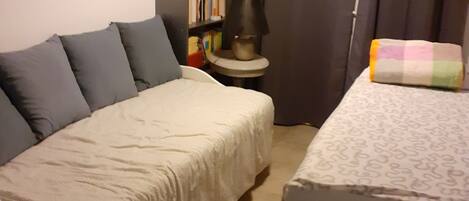 2 chambres, fer et planche à repasser, Wi-Fi gratuit, draps fournis