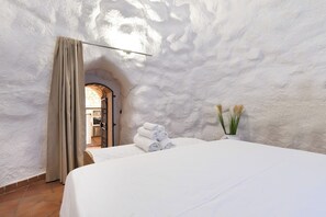 3 Schlafzimmer, Zimmersafe, Bügeleisen/Bügelbrett, Reisekinderbett