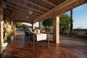 Outdoor dining - Villa li munti with pool (Santa Maria di Leuca)