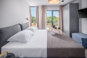 4 bedrooms, in-room safe, iron/ironing board, free WiFi - Villa Grota (Porec)