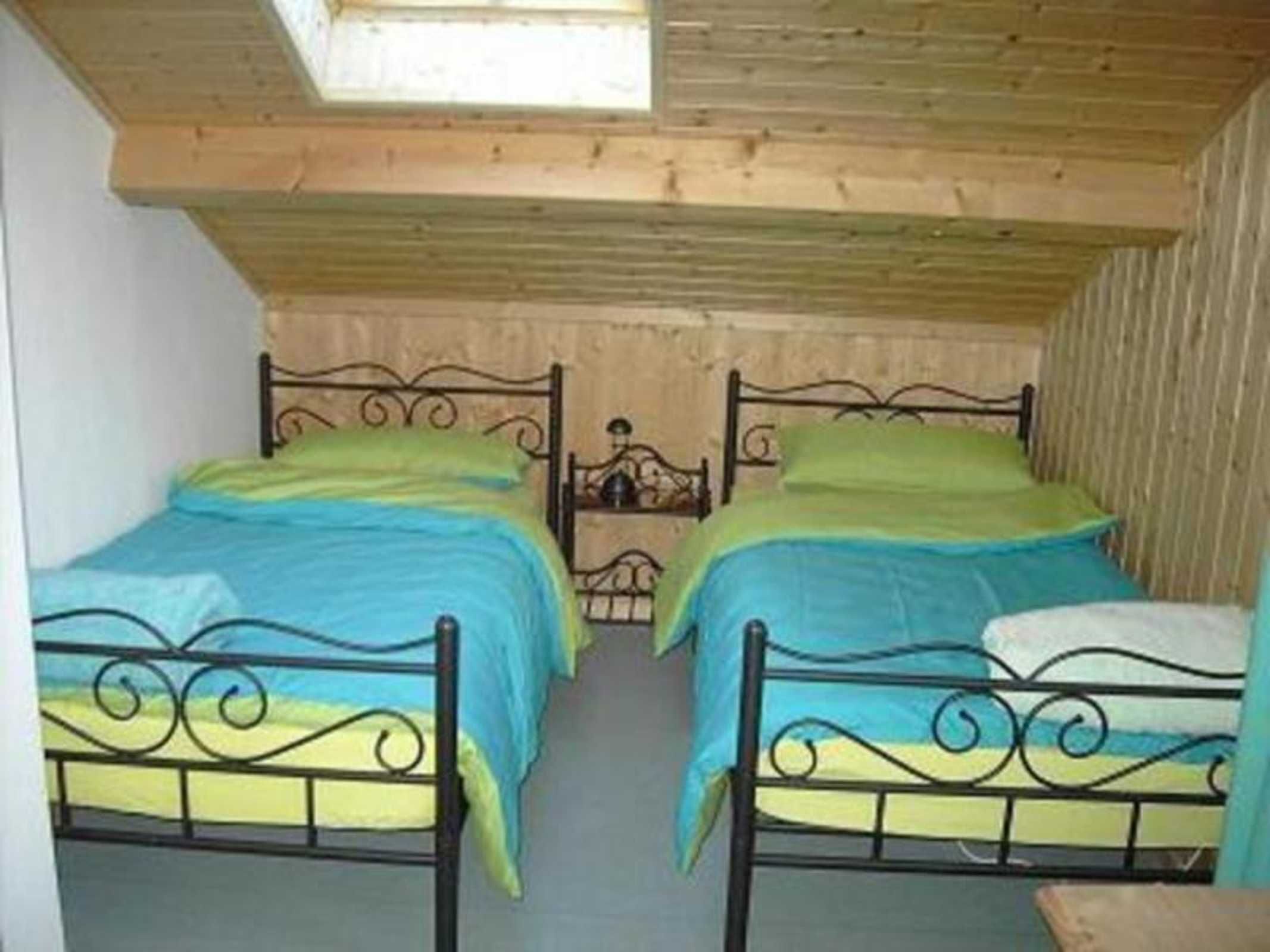 3 makuuhuonetta, vauvan matkasänky, Wi-Fi