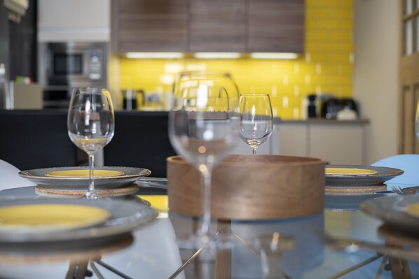 Dining - Plum Guide - Above the Chocolate Shop (Ambleside)