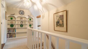 Interior - Plum Guide - In The Wheat House (Colchester)