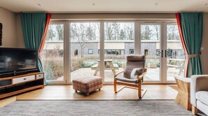 TV, fireplace, foosball - Plum Guide - Sugar Town (Cheltenham)