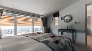 4 間臥室、熨斗/熨衣板