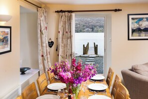 Dining - Plum Guide - Jetty Uncharted (Ambleside)