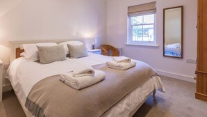 Room - Plum Guide - Acting Sweet (York)