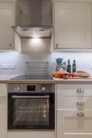 Microwave, dishwasher - Plum Guide - Acting Sweet (York)