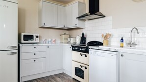Microwave, dishwasher - Plum Guide - Duck Duck Goose (Norwich)