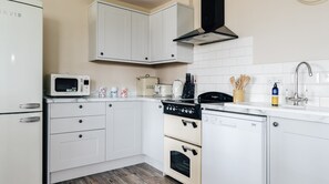 Microondas y lavavajillas 