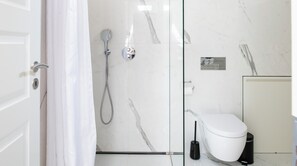 Bathroom - Plum Guide - Marguerite (Copenhagen)