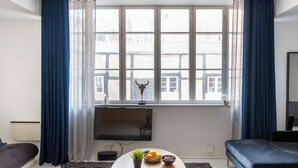Living area - Plum Guide - The Close-up (Copenhagen)