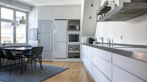 Microwave, dishwasher - Plum Guide - Danish Geography (Copenhagen)