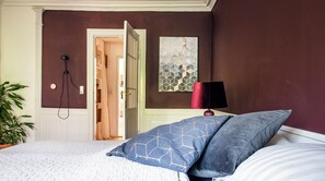 3 ห้องนอน, เตารีด/โต๊ะรีดผ้า