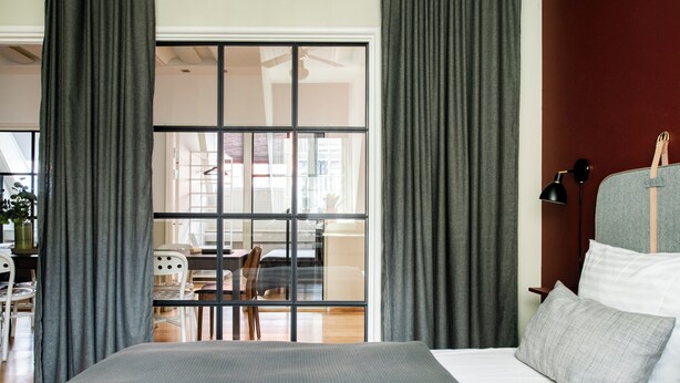 4 Schlafzimmer, Bügeleisen/Bügelbrett