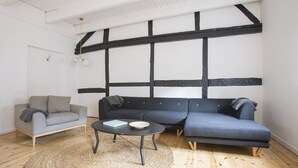 Living area - Plum Guide - Timber House (Copenhagen)