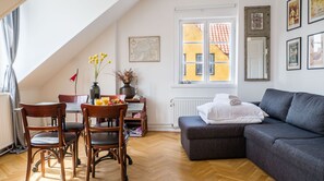 TV - Plum Guide - Down by the Harbour (Copenhagen)