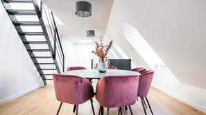 Dining - Plum Guide - The Emperor's New Clothes (Copenhagen)