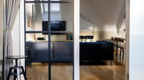 TV - Plum Guide - Bouquet of Flowers (Copenhagen)