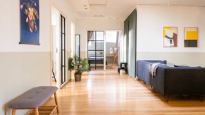 Interior - Plum Guide - Bouquet of Flowers (Copenhagen)